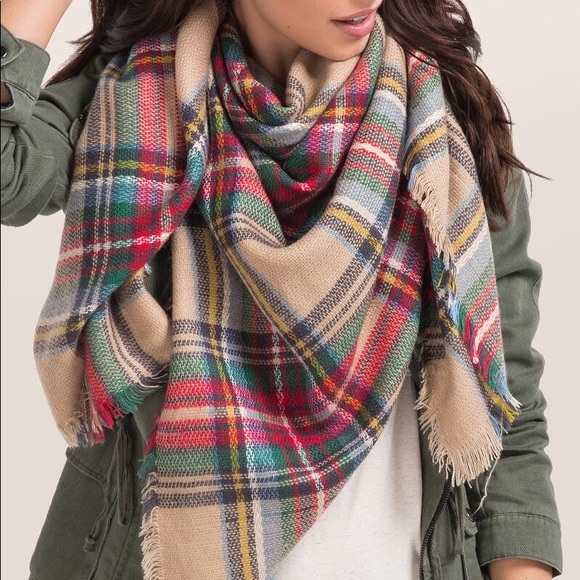 Francesca's Collections Accessories - Francesca’s pretty plaid wrap NWT